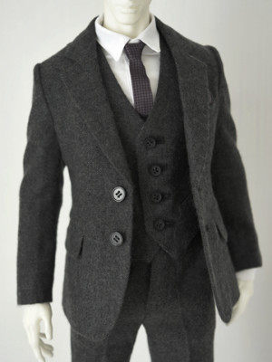 Gray-Wool-Suit_359478_01