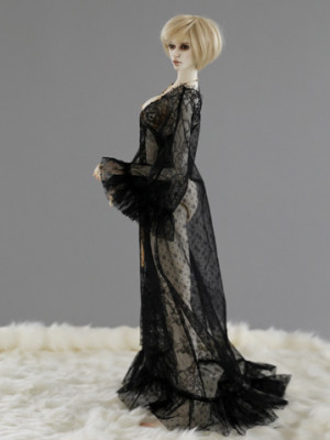 antique-lace-gown_359478-01